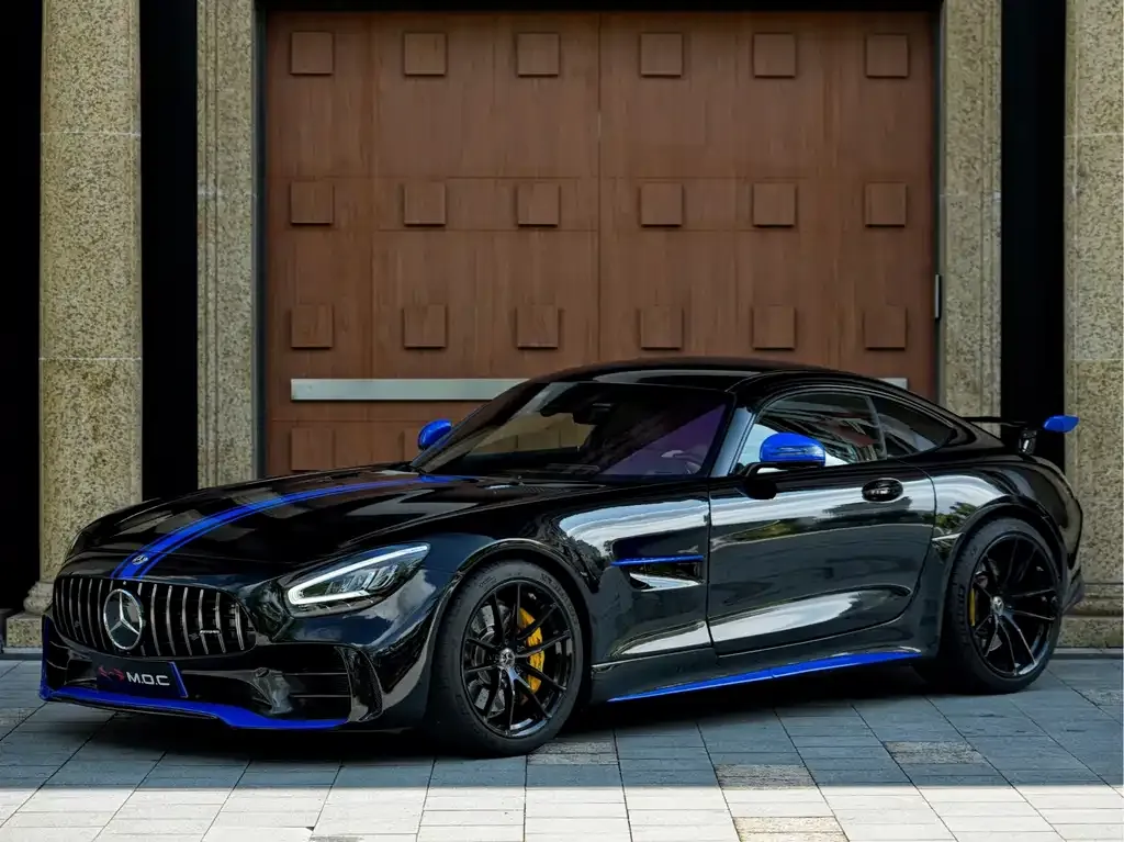 Mercedes-Benz AMG GT — фото 1