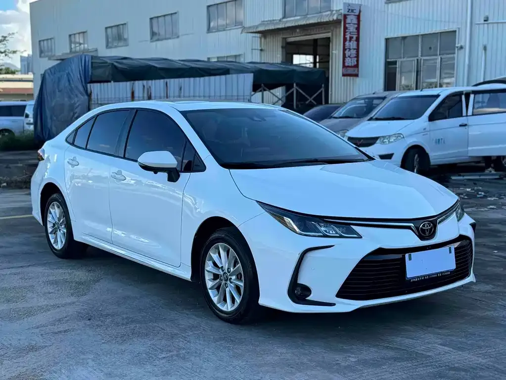 Toyota Corolla — фото 7