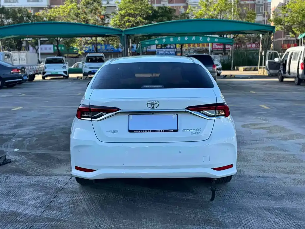 Toyota Corolla — фото 6