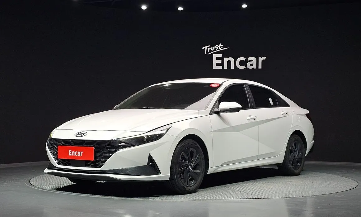Hyundai AVANTE — фото 1
