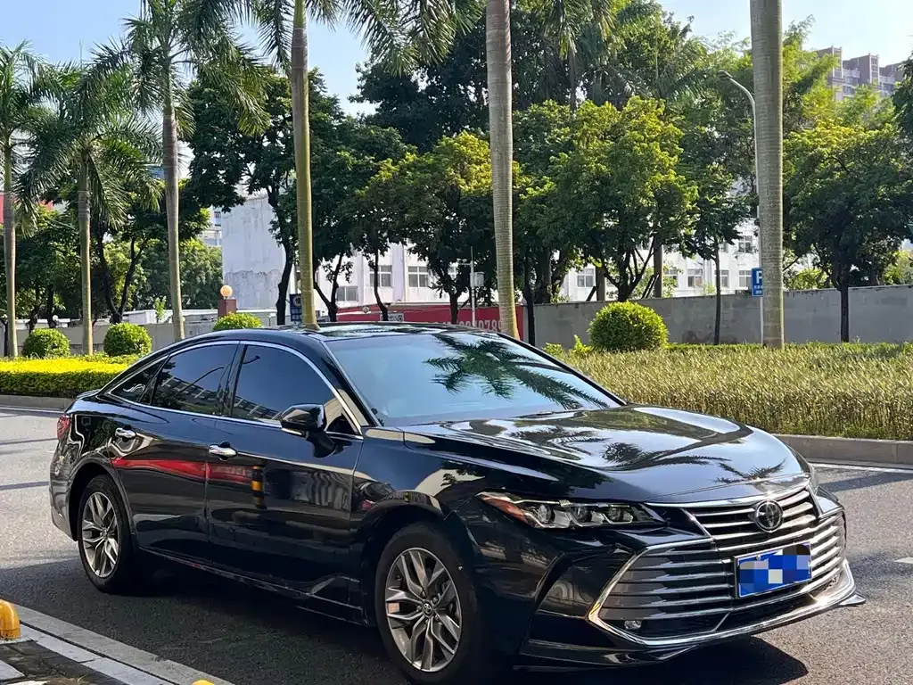 Toyota Avalon — фото 10