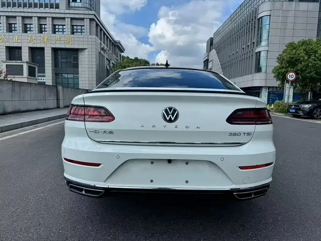 Volkswagen CC — фото 6