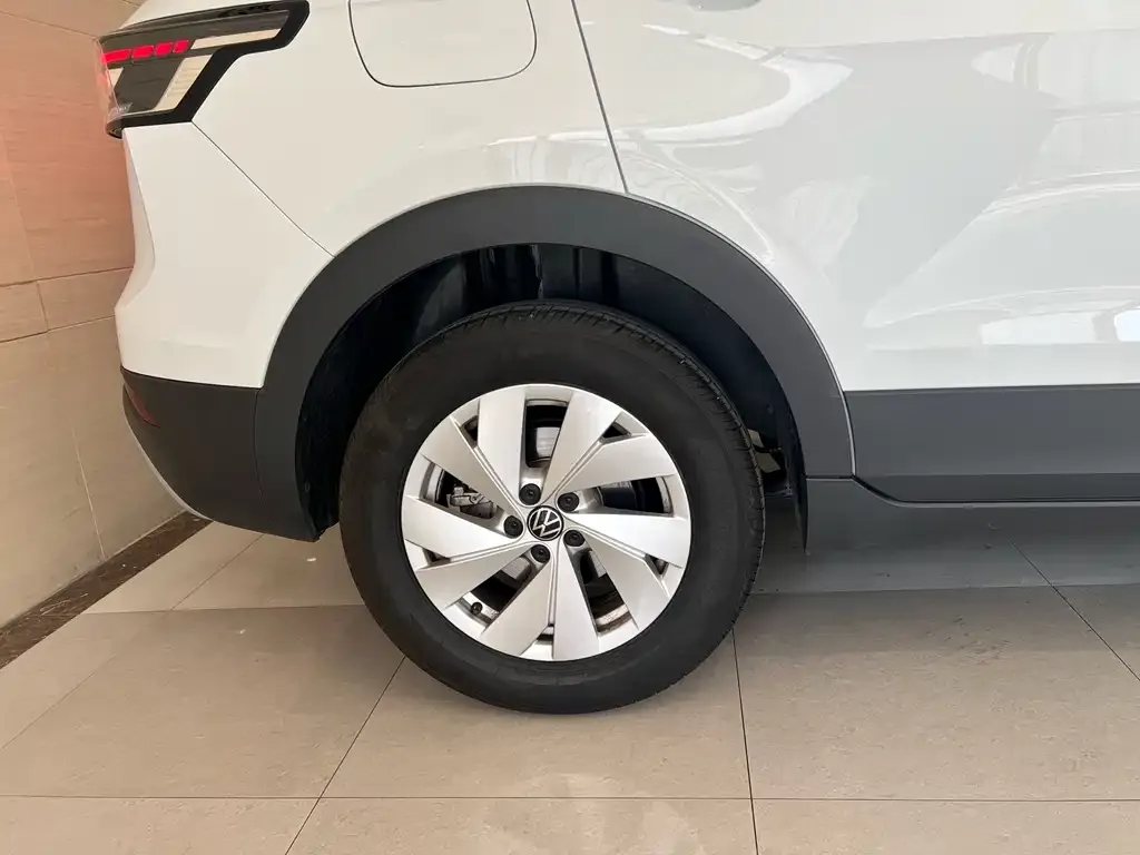 Volkswagen Tharu — фото 2