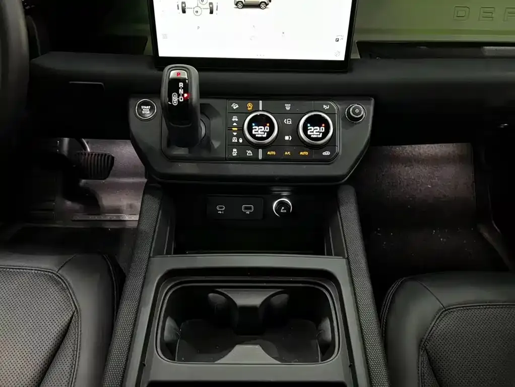 Land Rover Defender — фото 10