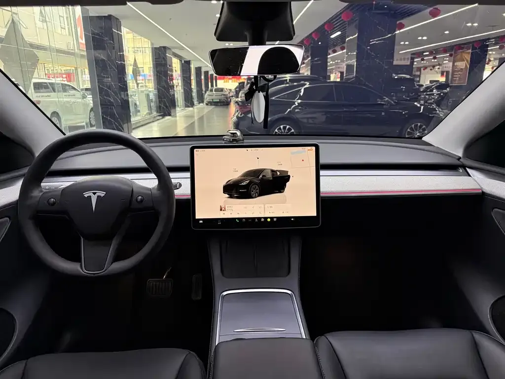 Tesla Model Y — фото 5