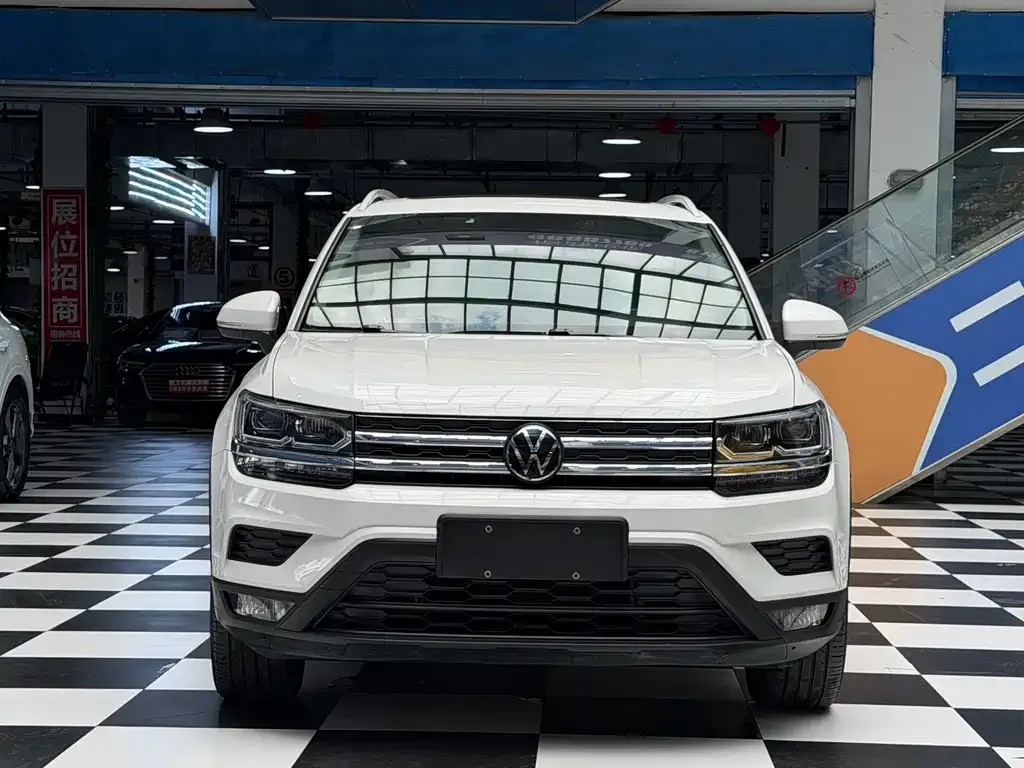 Volkswagen Tharu — фото 4