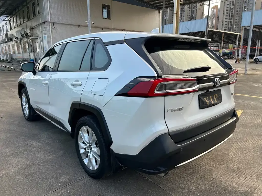 Toyota Wildlander — фото 10