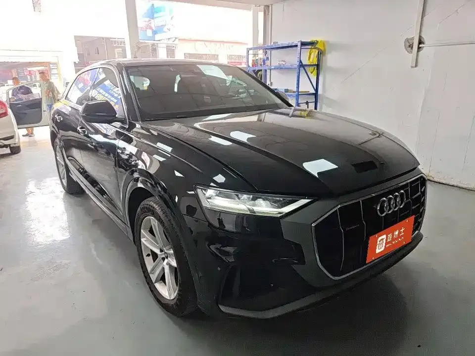 Audi Q8 — фото 9