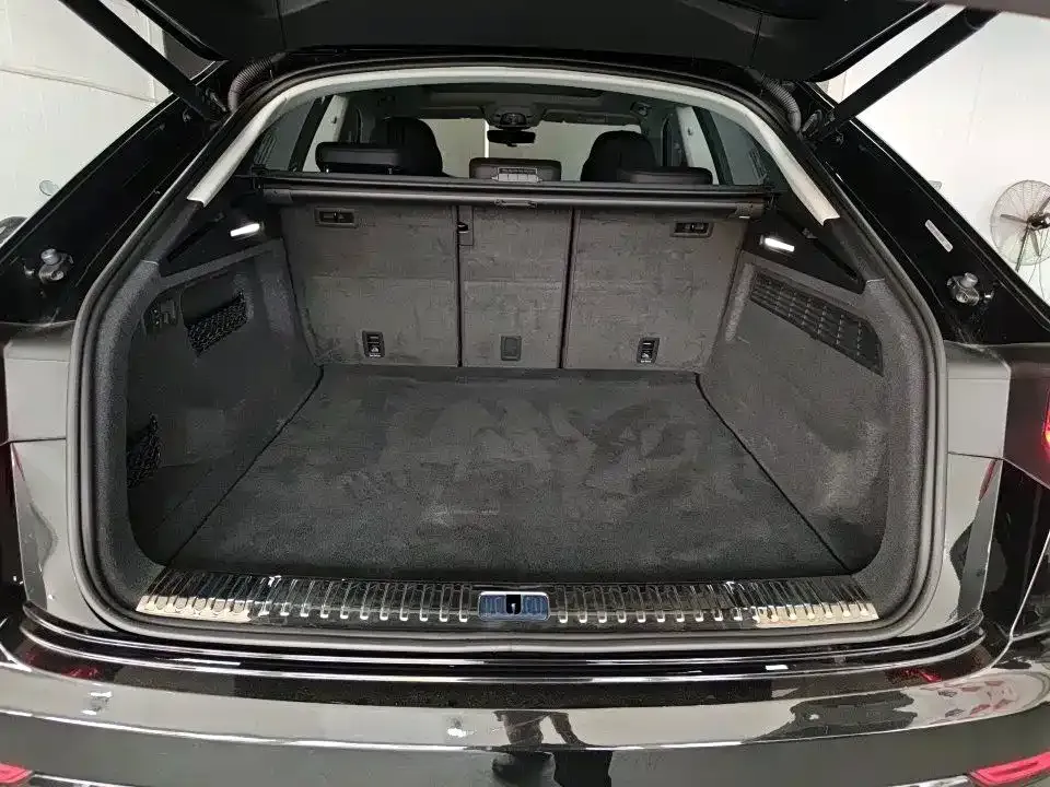 Audi Q8 — фото 4