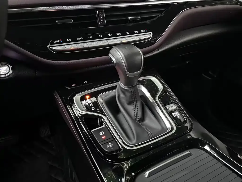 GAC Motor Trumpchi M6 — фото 10