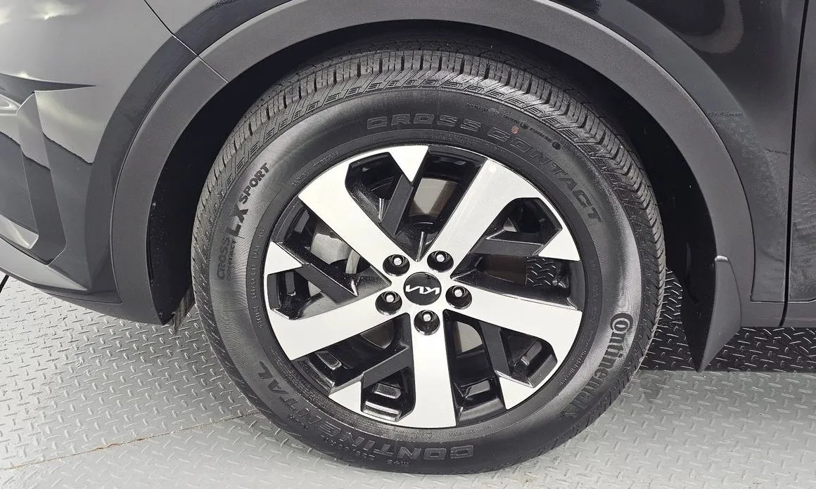 Kia Sorento — фото 6