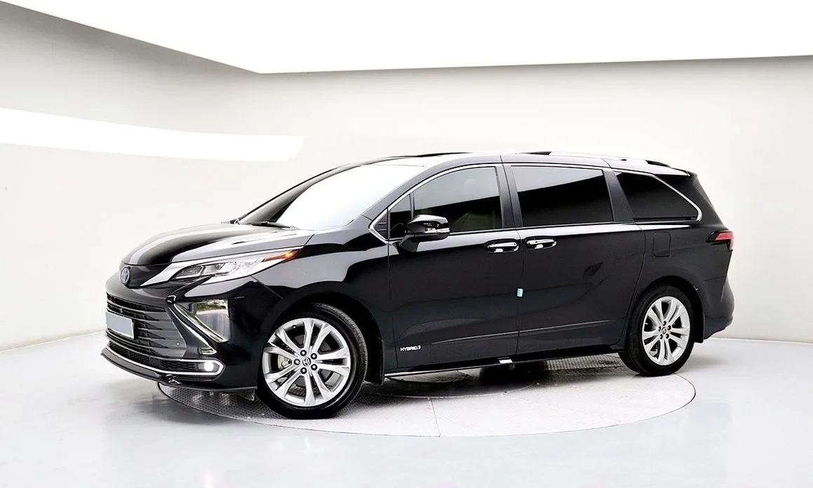 Toyota Sienna — фото 4
