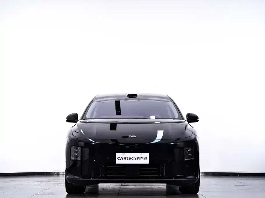 Li Auto Li i8 — фото 9