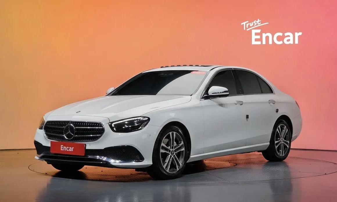 Mercedes-Benz E-Class — фото 1