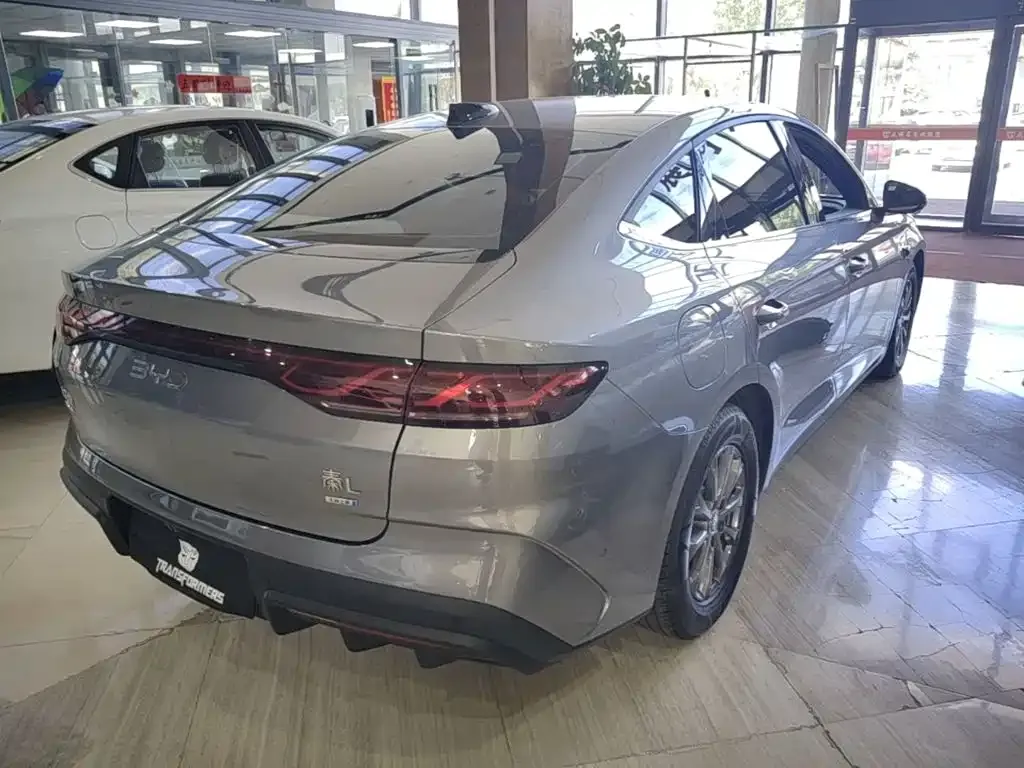 BYD Qin L — фото 2