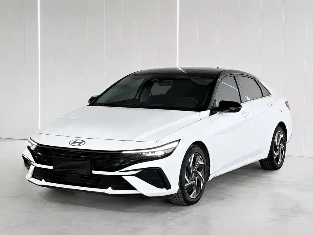 Hyundai Elantra — фото 5