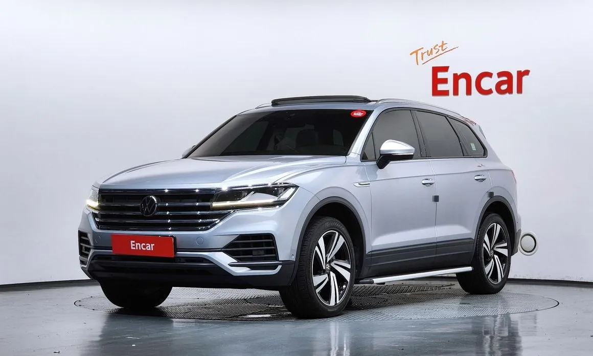 Volkswagen Touareg — фото 1