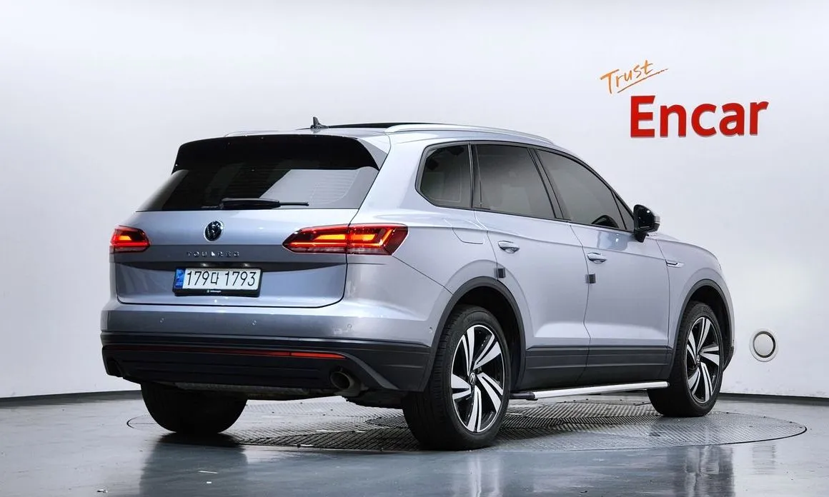 Volkswagen Touareg — фото 3