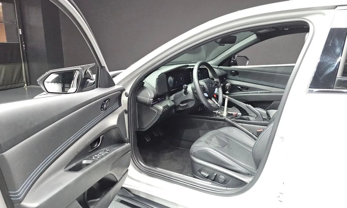 Hyundai AVANTE — фото 9