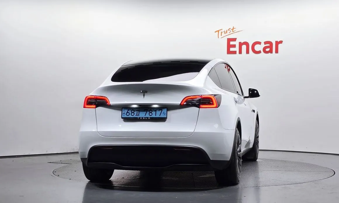 Tesla Model Y — фото 2