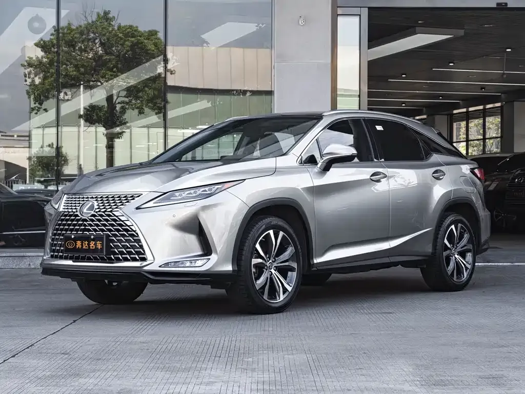 Lexus RX — фото 1