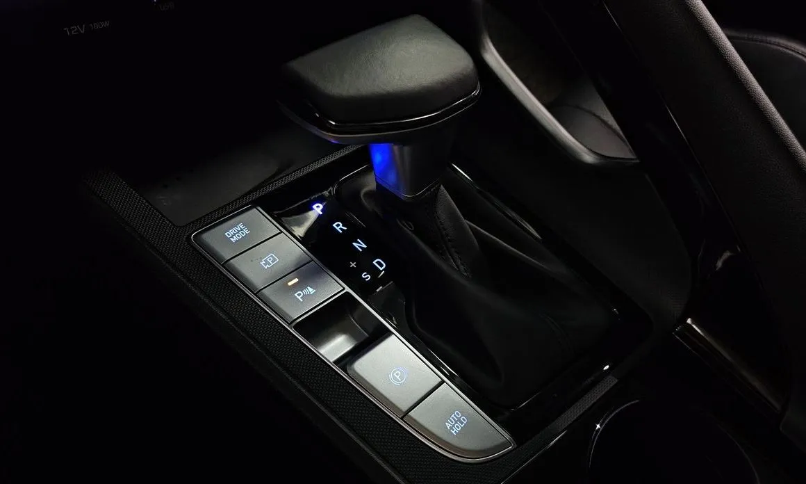 Hyundai AVANTE — фото 3