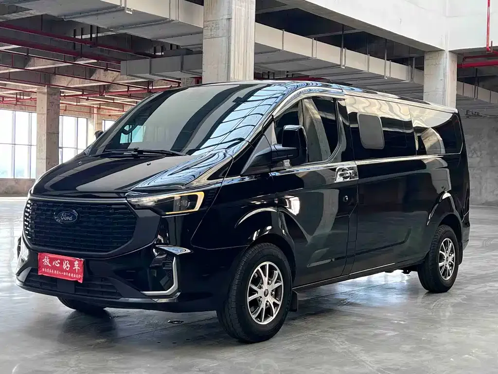 Ford Transit — фото 1