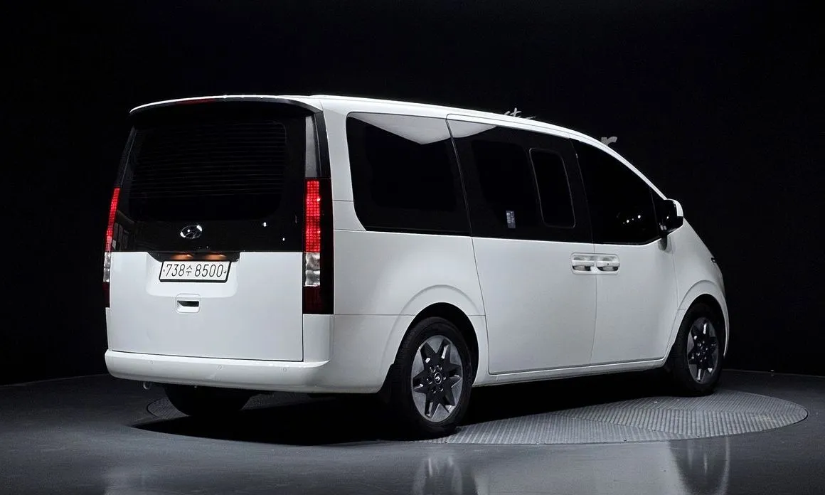 Hyundai Staria — фото 9