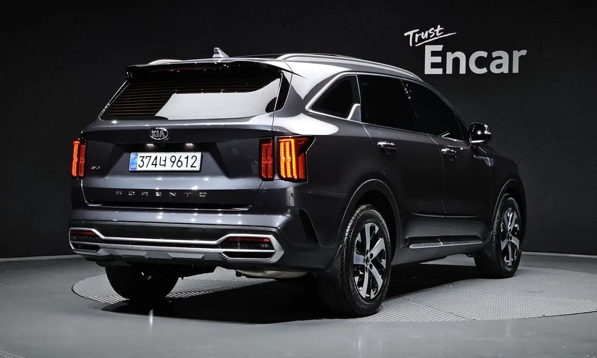 Kia Sorento — фото 8