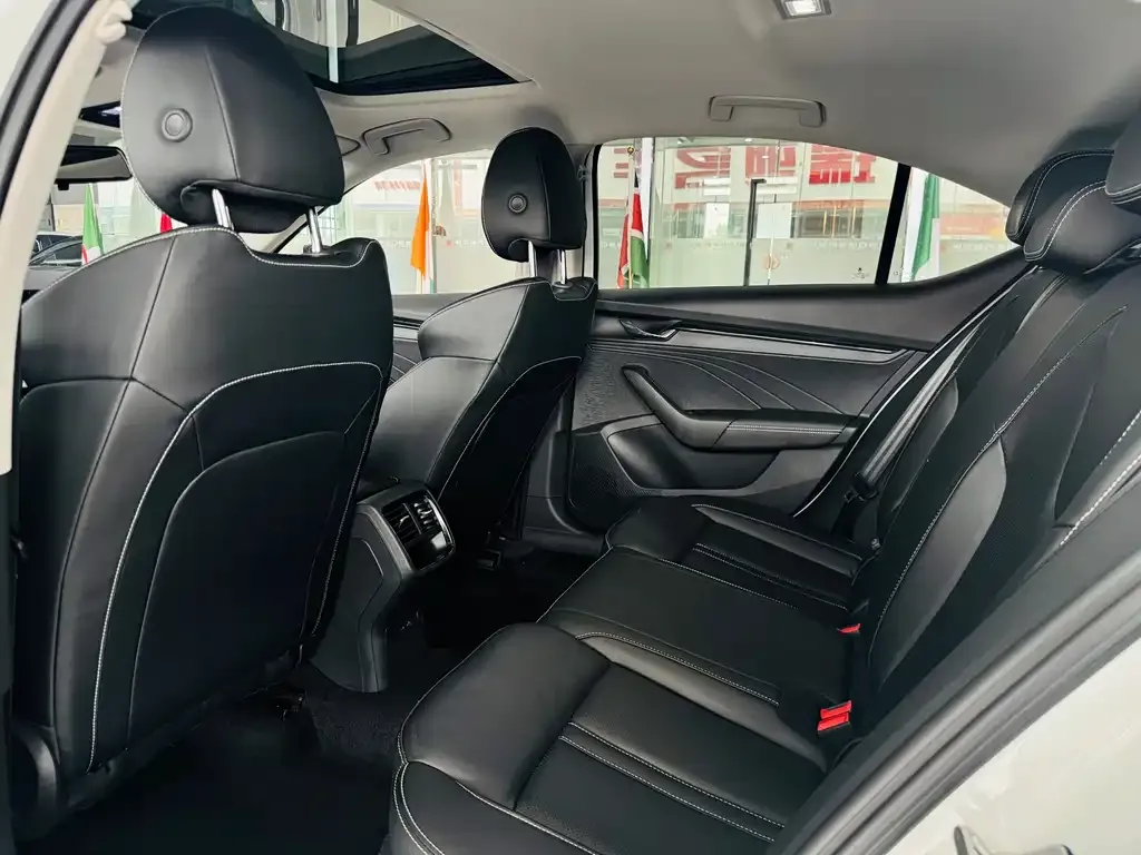 Skoda Octavia — фото 9