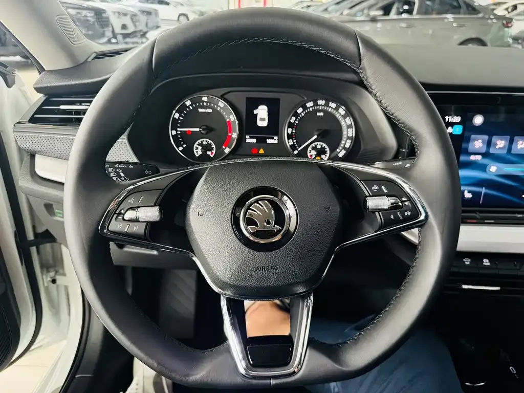 Skoda Octavia — фото 3