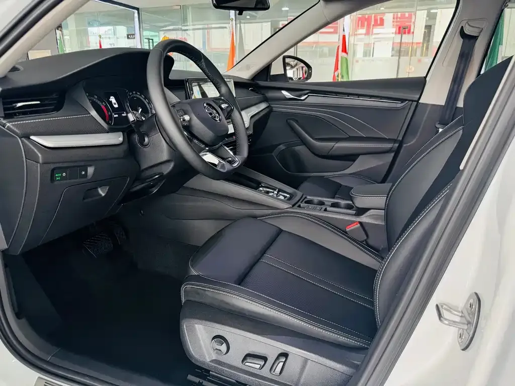 Skoda Octavia — фото 6
