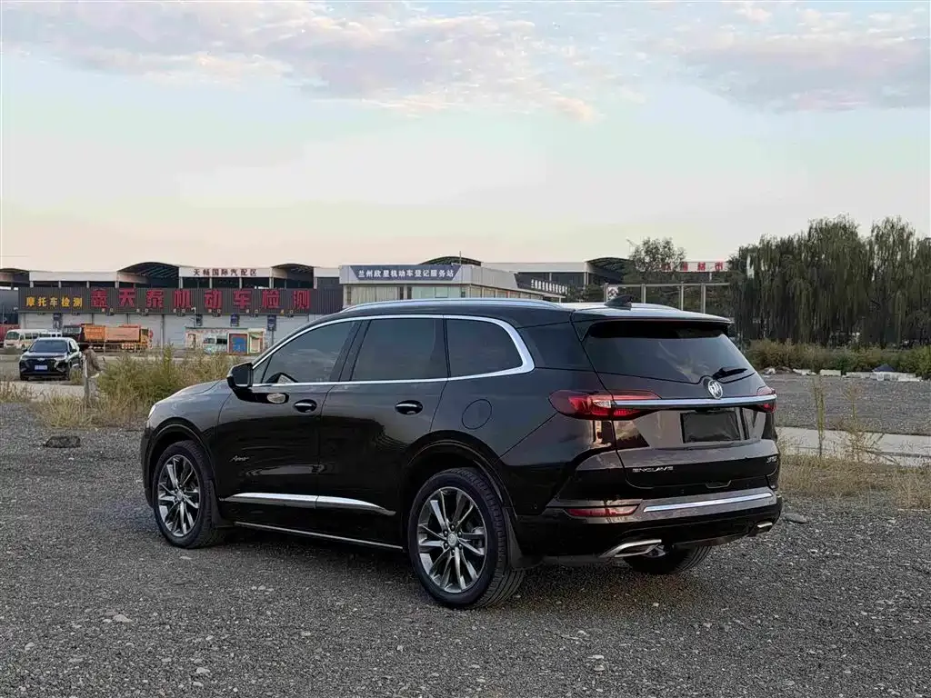 Buick Enclave — фото 10