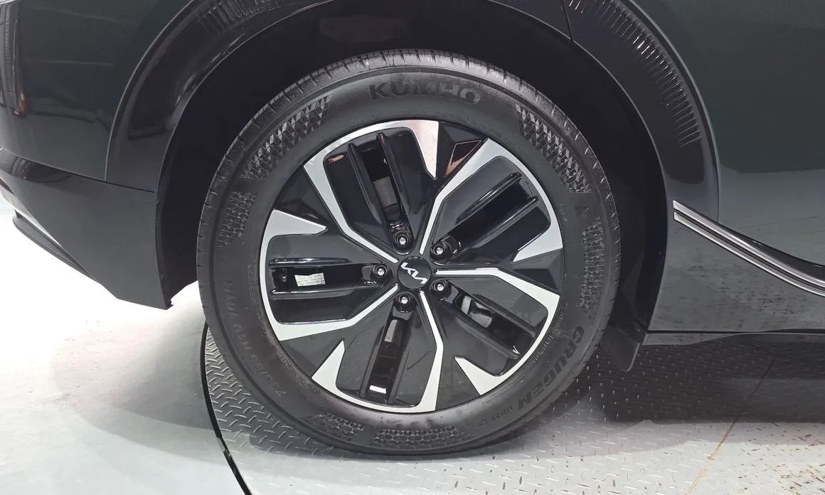 Kia EV6 — фото 9