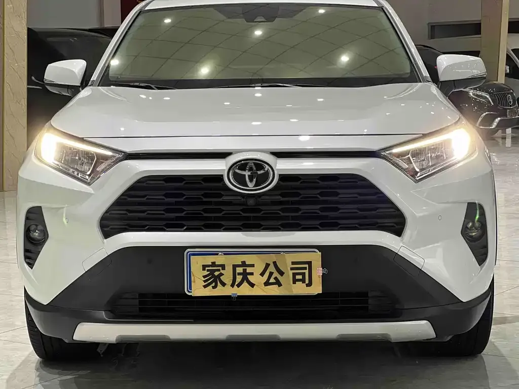 Toyota RAV4 — фото 3