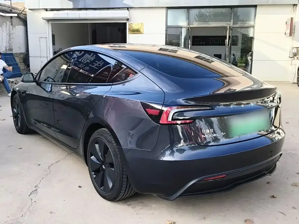 Tesla Model 3 — фото 7