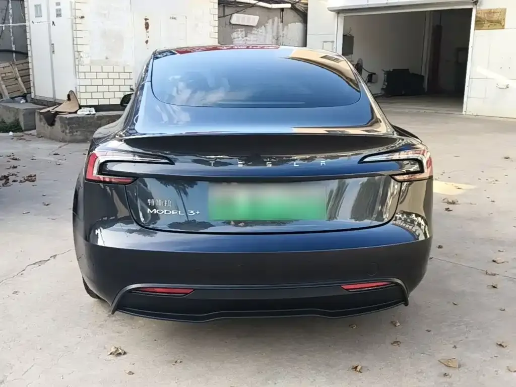 Tesla Model 3 — фото 9