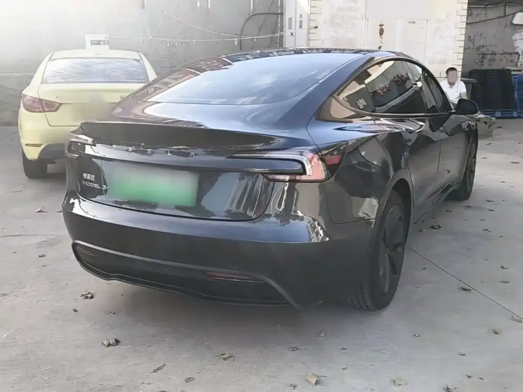 Tesla Model 3 — фото 2
