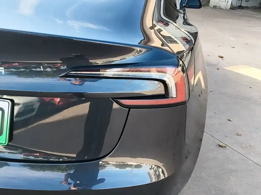 Tesla Model 3 — фото 10