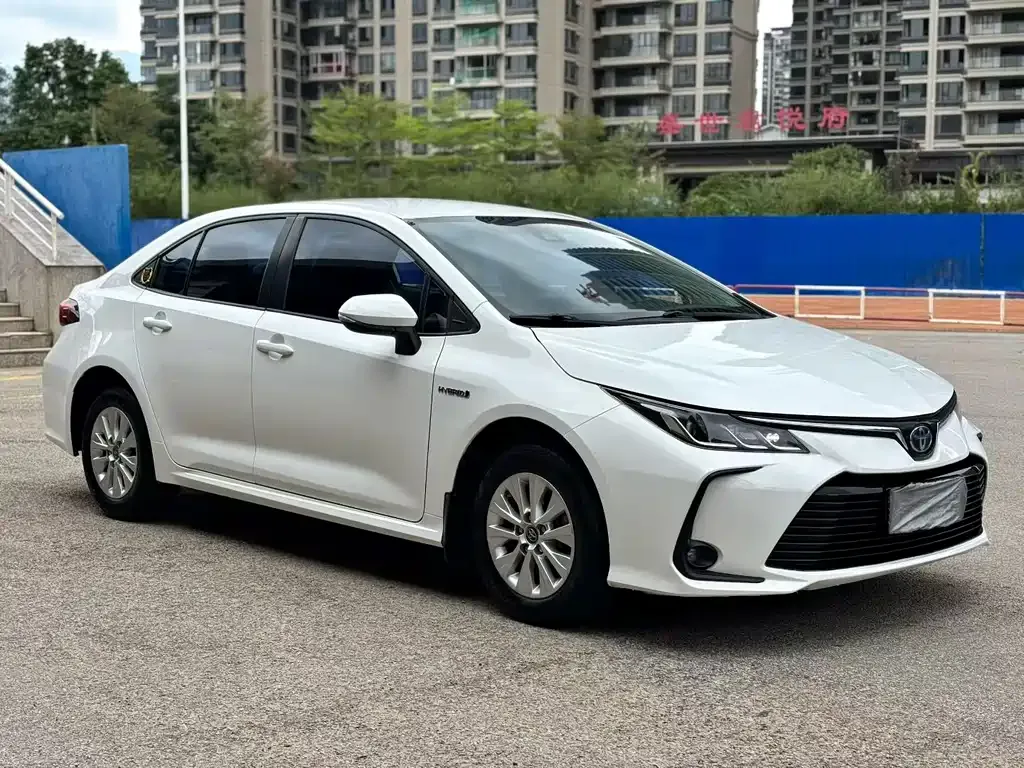 Toyota Corolla — фото 6