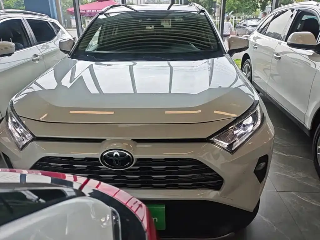 Toyota RAV4 — фото 3
