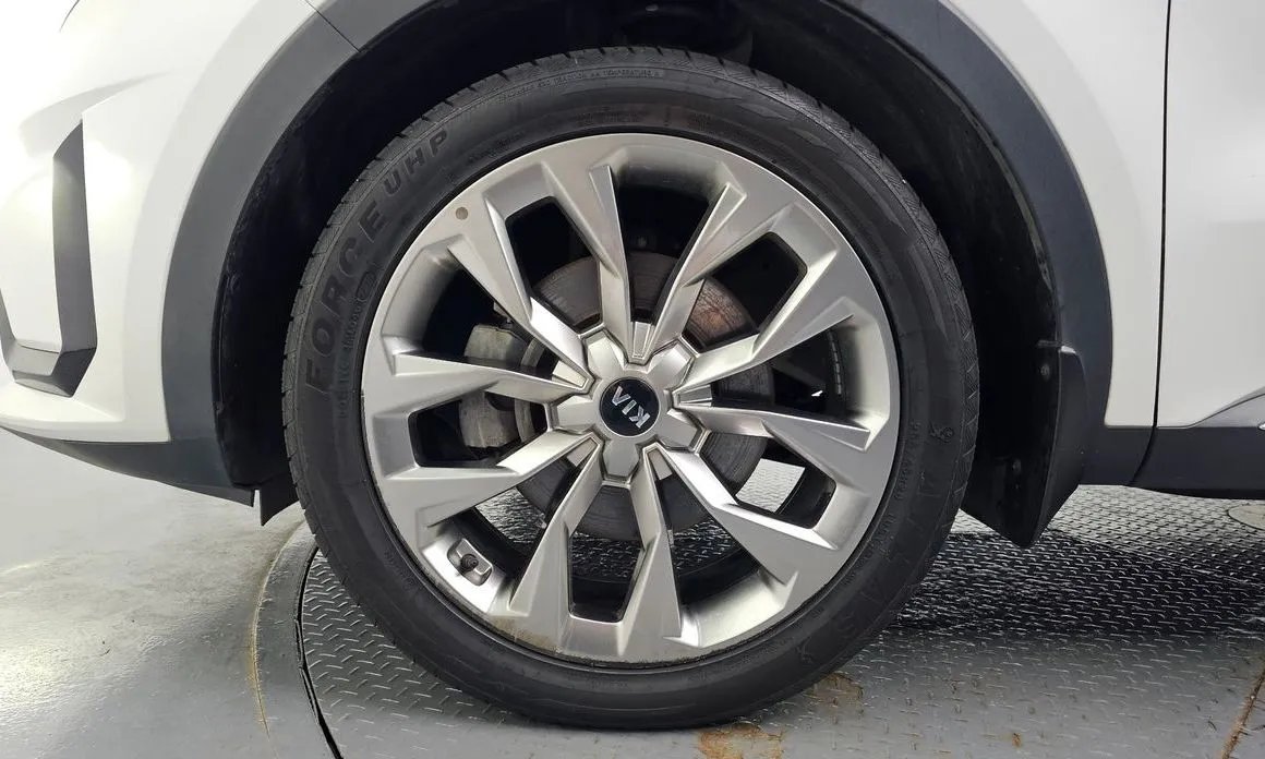Kia Sorento — фото 8