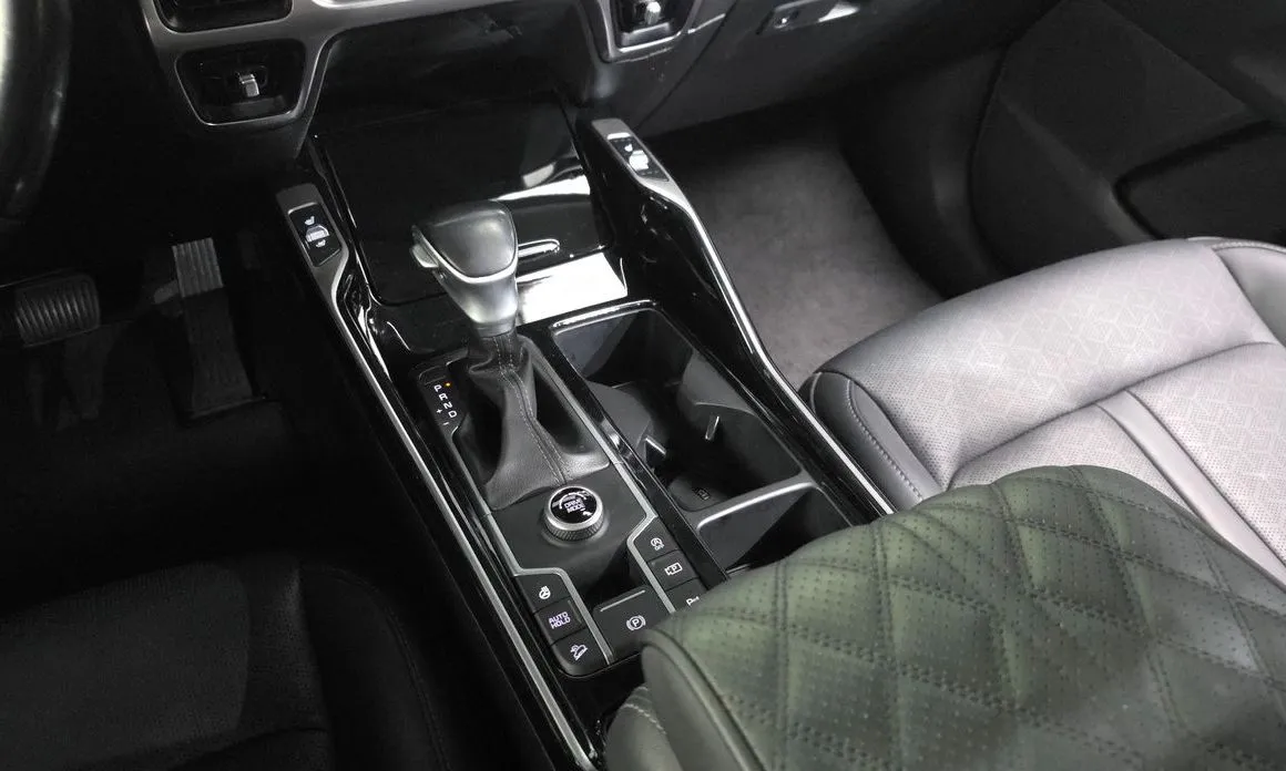 Kia Sorento — фото 6