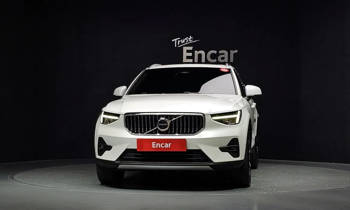 Volvo XC40 — фото 4