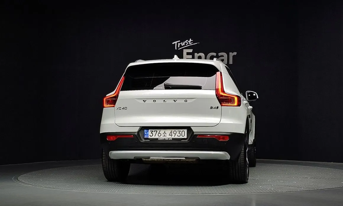 Volvo XC40 — фото 2