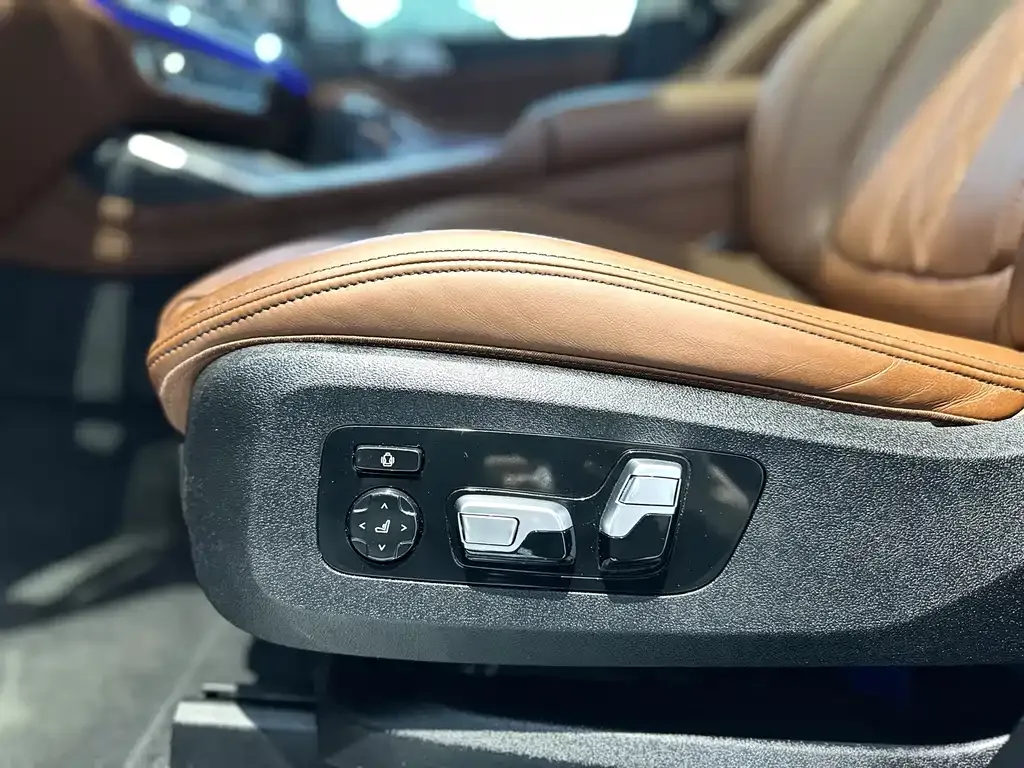 BMW X7 — фото 2