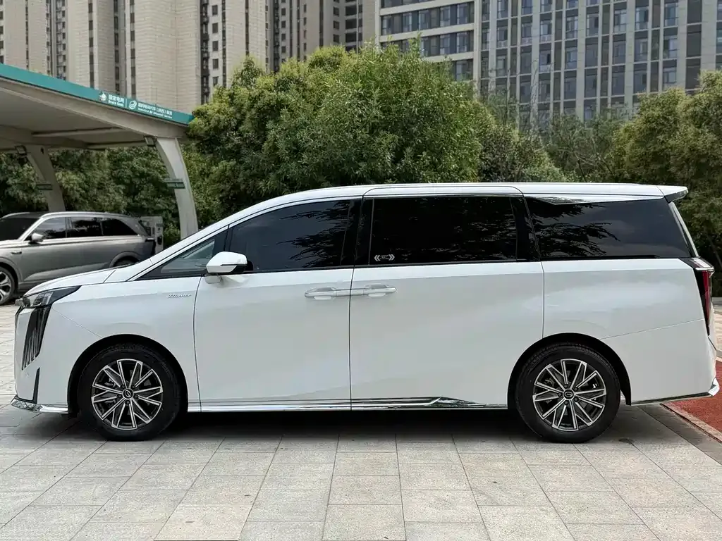 GAC Motor Trumpchi M8 — фото 2