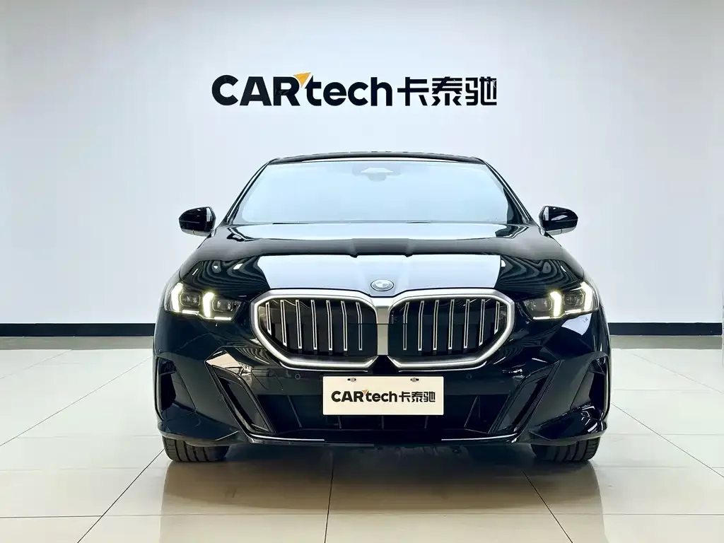 BMW 5 Series — фото 4