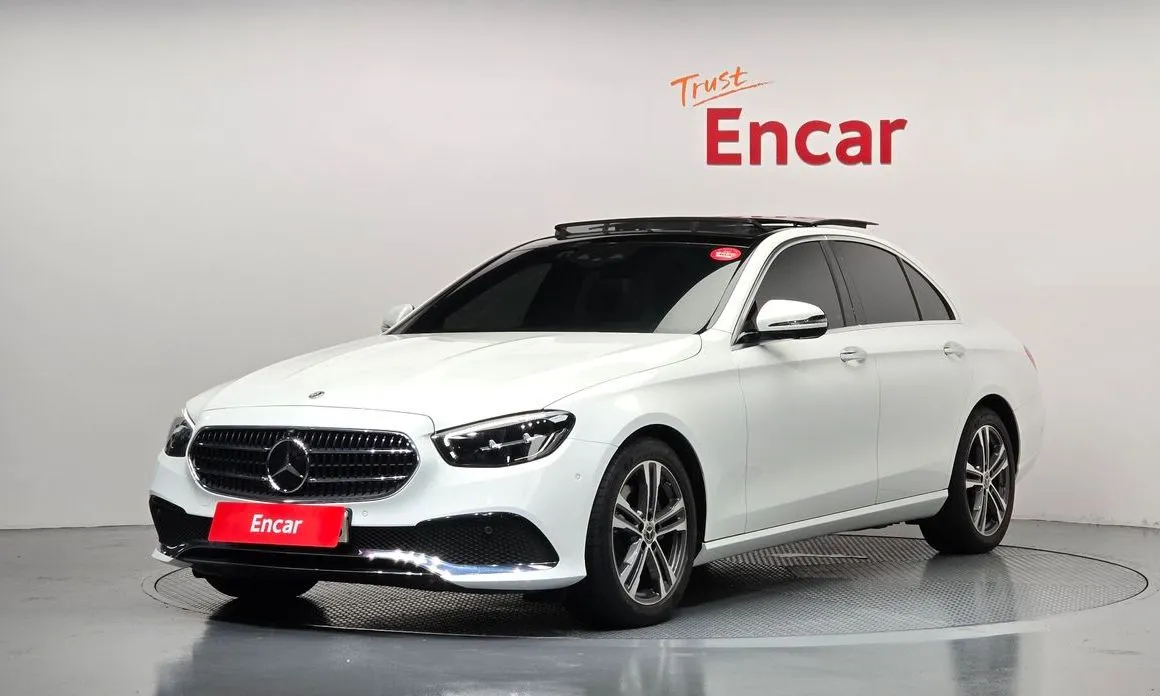 Mercedes-Benz E-Class — фото 1