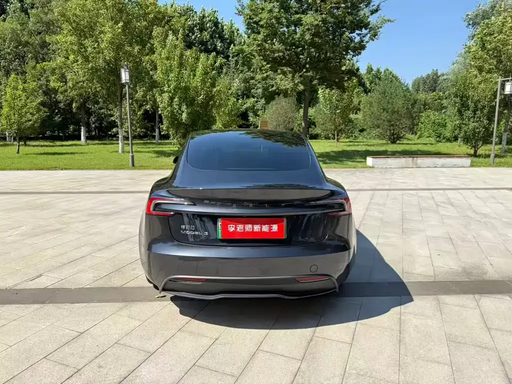 Tesla Model 3 — фото 4